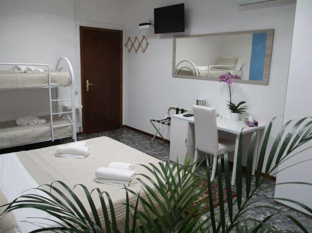 Maxim Rooms 罗马 外观 照片