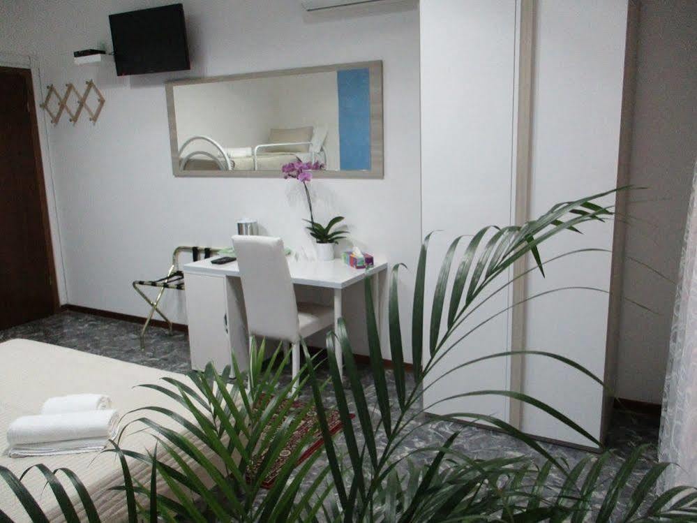 Maxim Rooms 罗马 外观 照片
