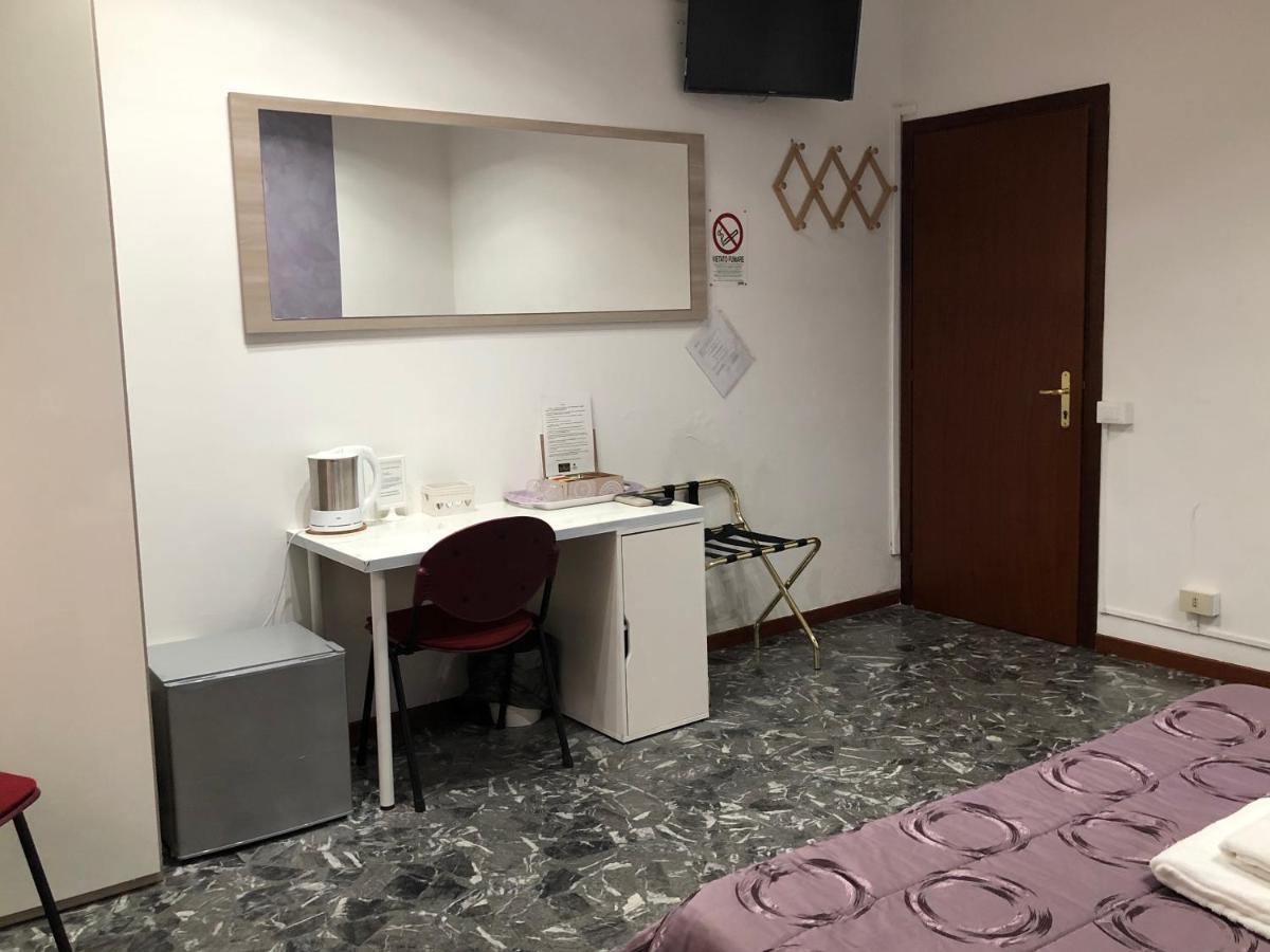 Maxim Rooms 罗马 外观 照片